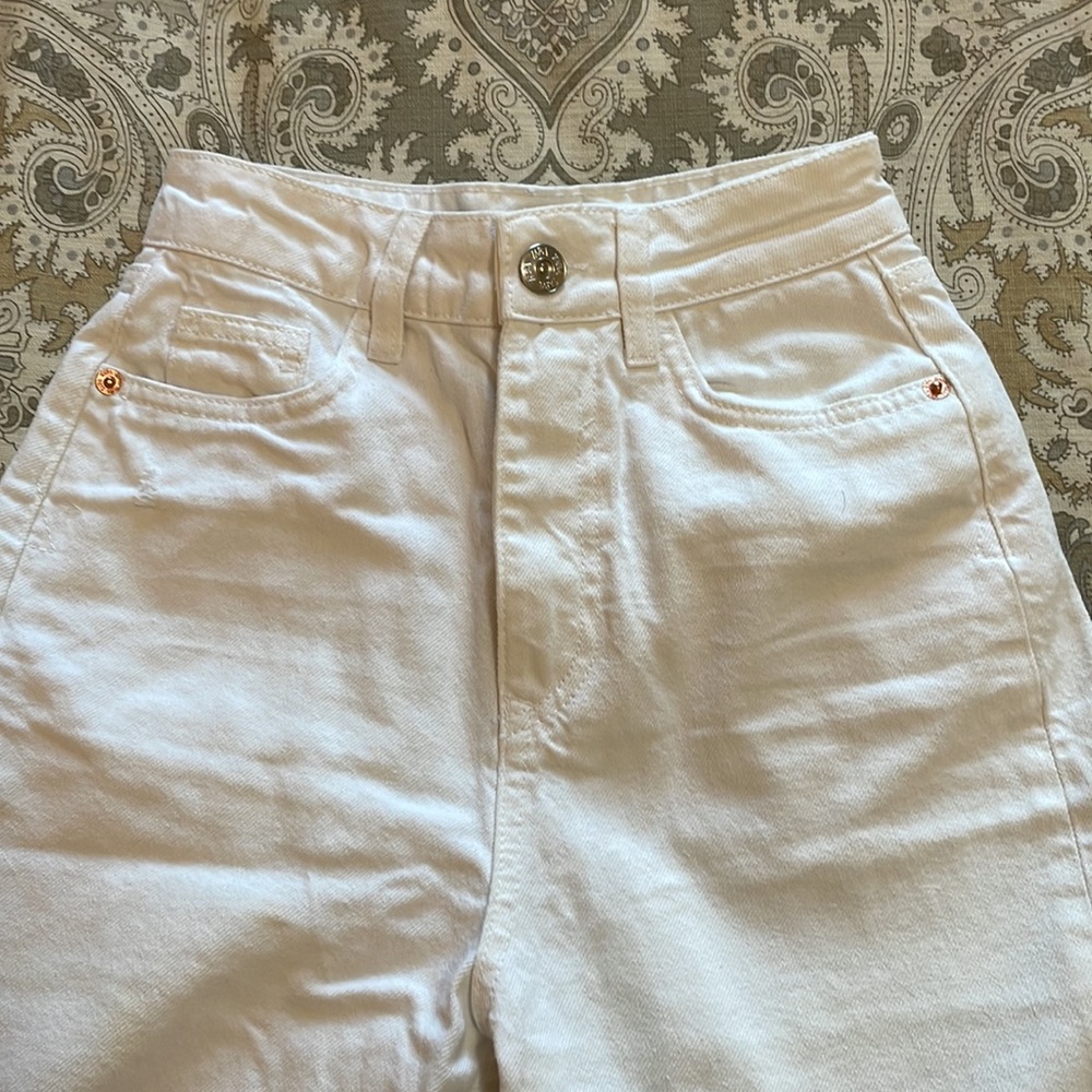 White zara mom jeans